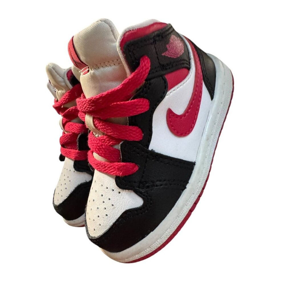 Nike Kids Air‎ Jordan 1 Mid SE Sneakers Size 5